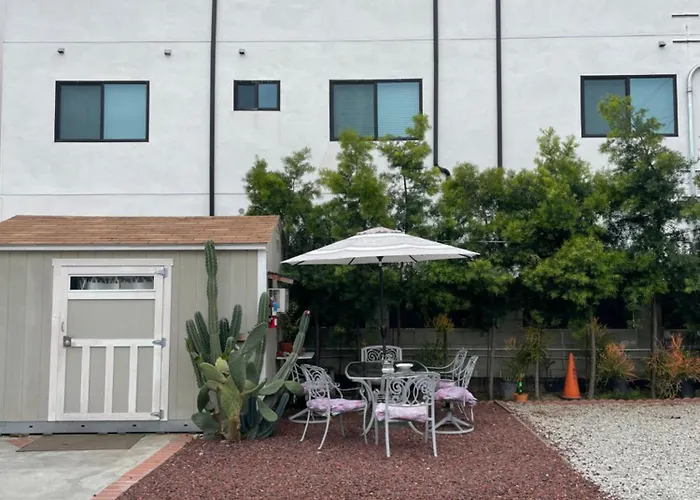 Small Private La Bedroom W Wifi - Private Fridge - Ac Near Usc - Exposition Park - Usc Memorial Coliseum - Banc Of California Bmo Stadium - Downtown Los Angeles Dtla - University Of Southern California Usc!!!