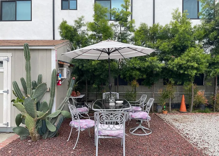 Small Private La Bedroom W Wifi - Private Fridge - Ac Near Usc - Exposition Park - Usc Memorial Coliseum - Banc Of California Bmo Stadium - Downtown Los Angeles Dtla - University Of Southern California Usc!!!