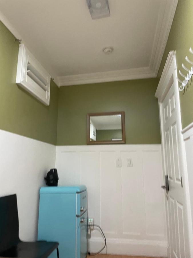 Usc Cozy Nook: Wi-fi, Ac & Fridge Near Downtown Homestay *