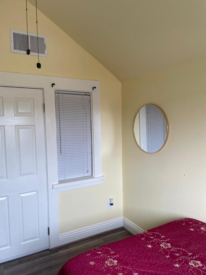 Usc Cozy Nook: Wi-fi, Ac & Fridge Near Downtown Los Angeles